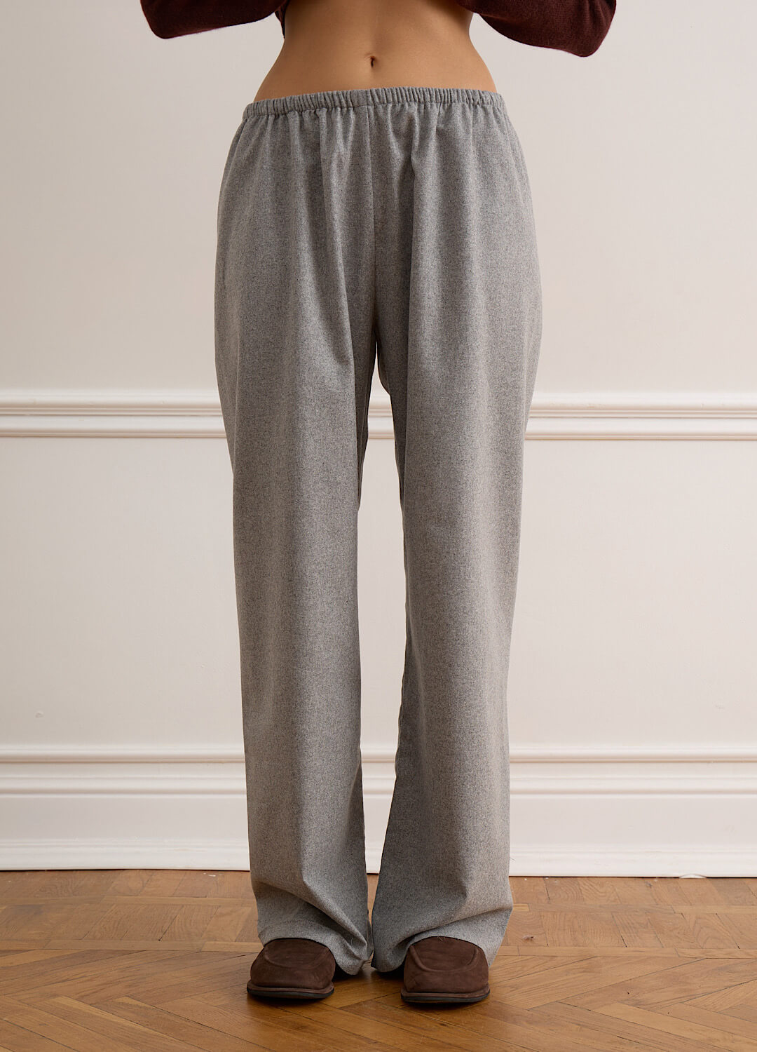 Брюки на резинке Comfort fit из итальянской шерсти - Серые, Cozy grey;серый
Брюки на резинке Comfort fit из итальянской шерсти - Серые, Cozy grey;серый