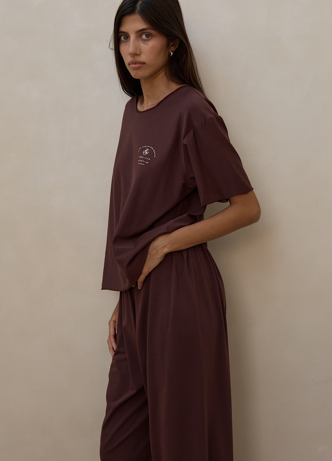 Расслабленный сет Base: футболка + шаровары - Коричневые, Brown;коричневый
Расслабленный сет Base: футболка + шаровары - Коричневые, Brown;коричневый