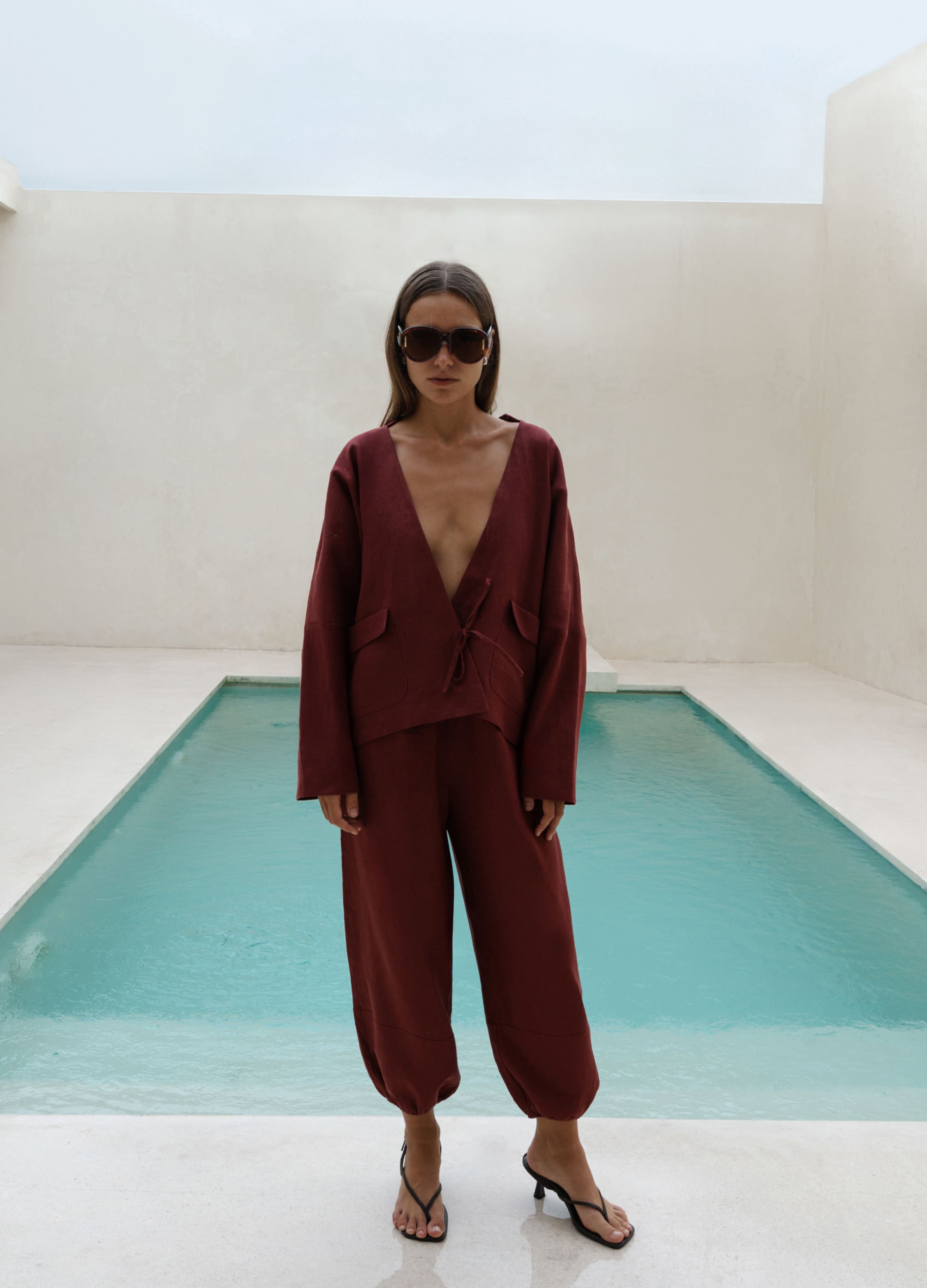 Льняной костюм Zanzibar: жакет + шаровары - Красный, Red wood;красный
Льняной костюм Zanzibar: жакет + шаровары - Красный, Red wood;красный