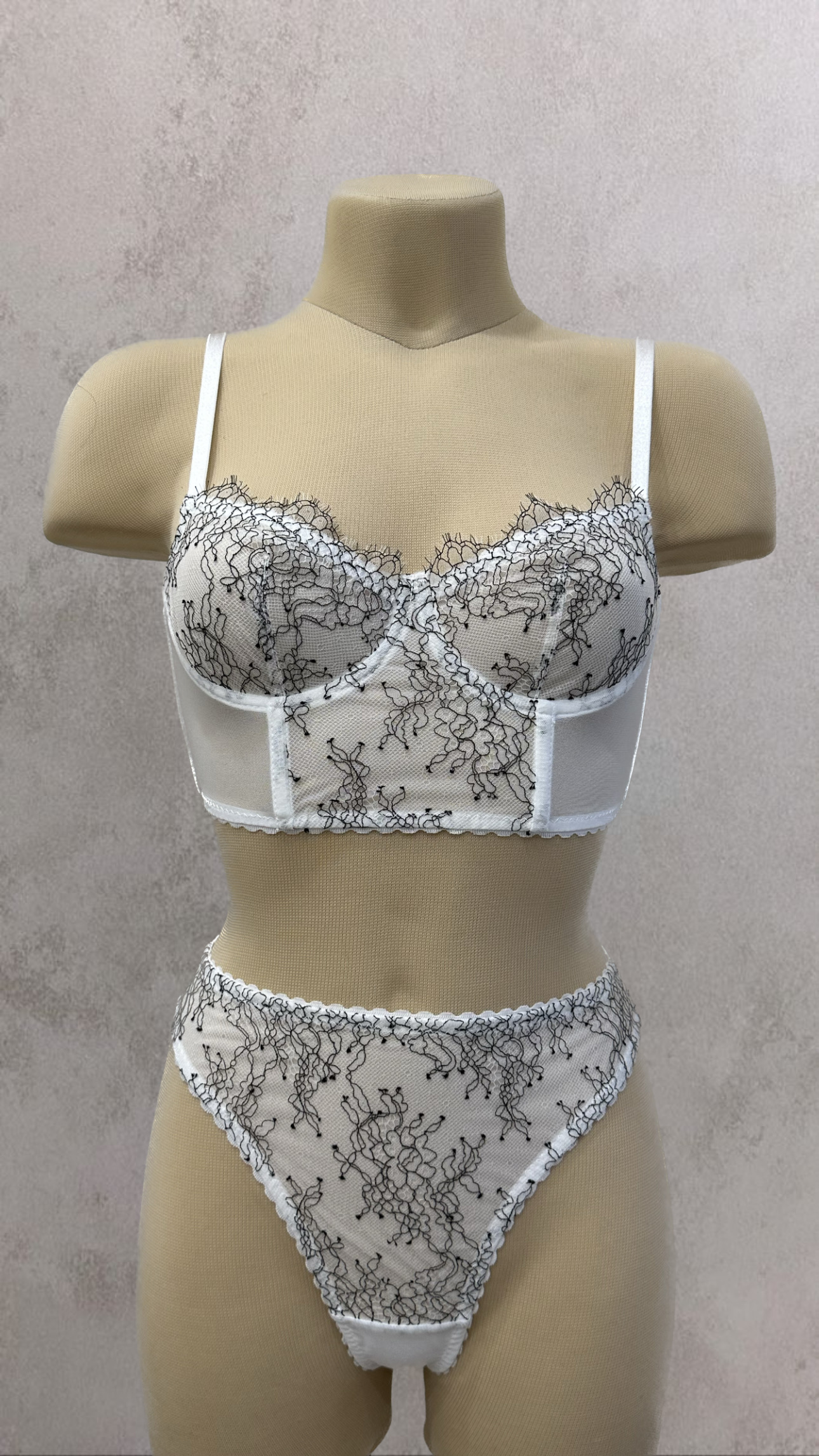 Корсет и стринги Softline Collection Brenda, белый XL 5591189424 - Soft Line collection - Эротические корсеты и бюстье - Купить