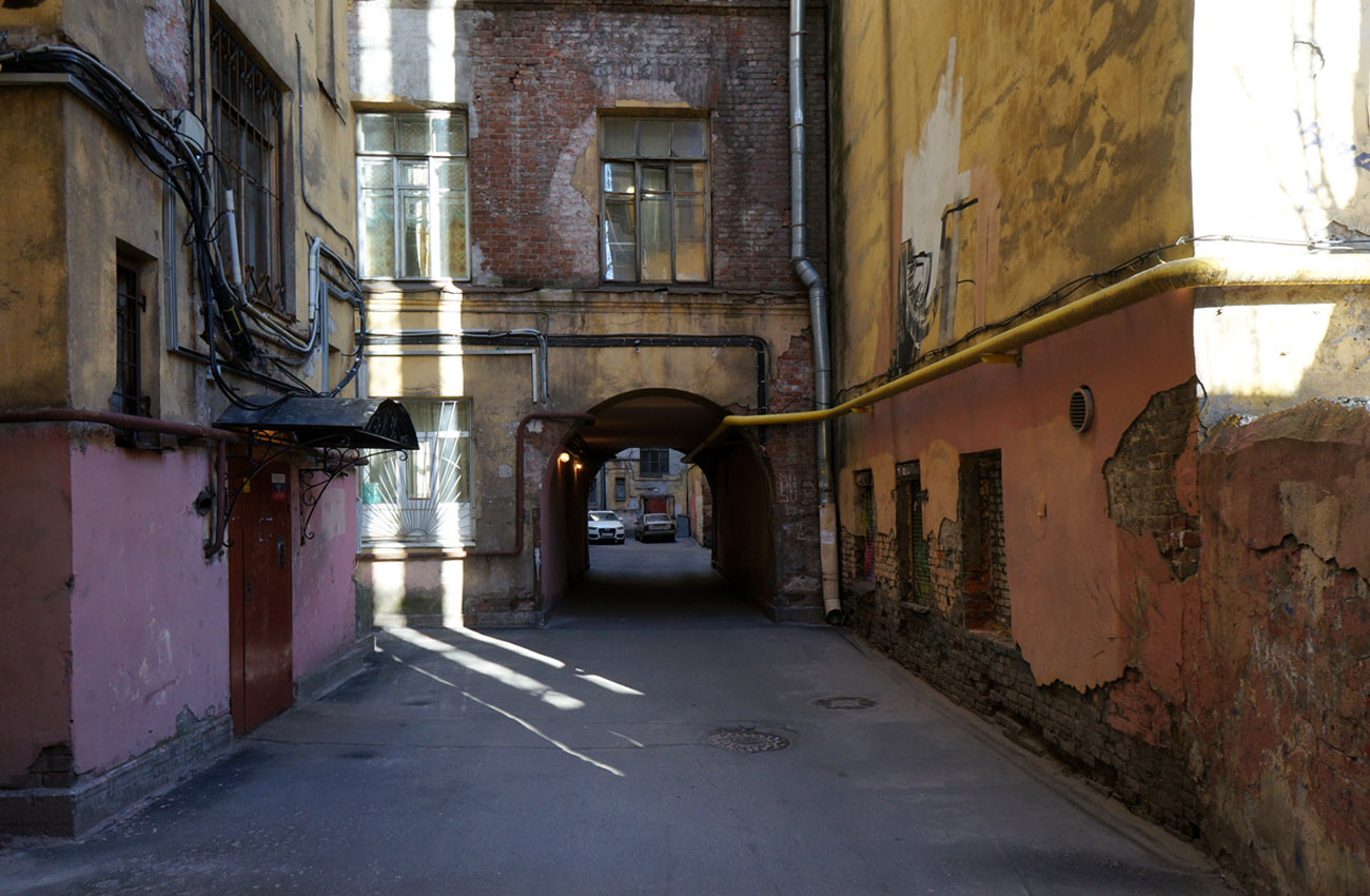 фото дворов петербурга