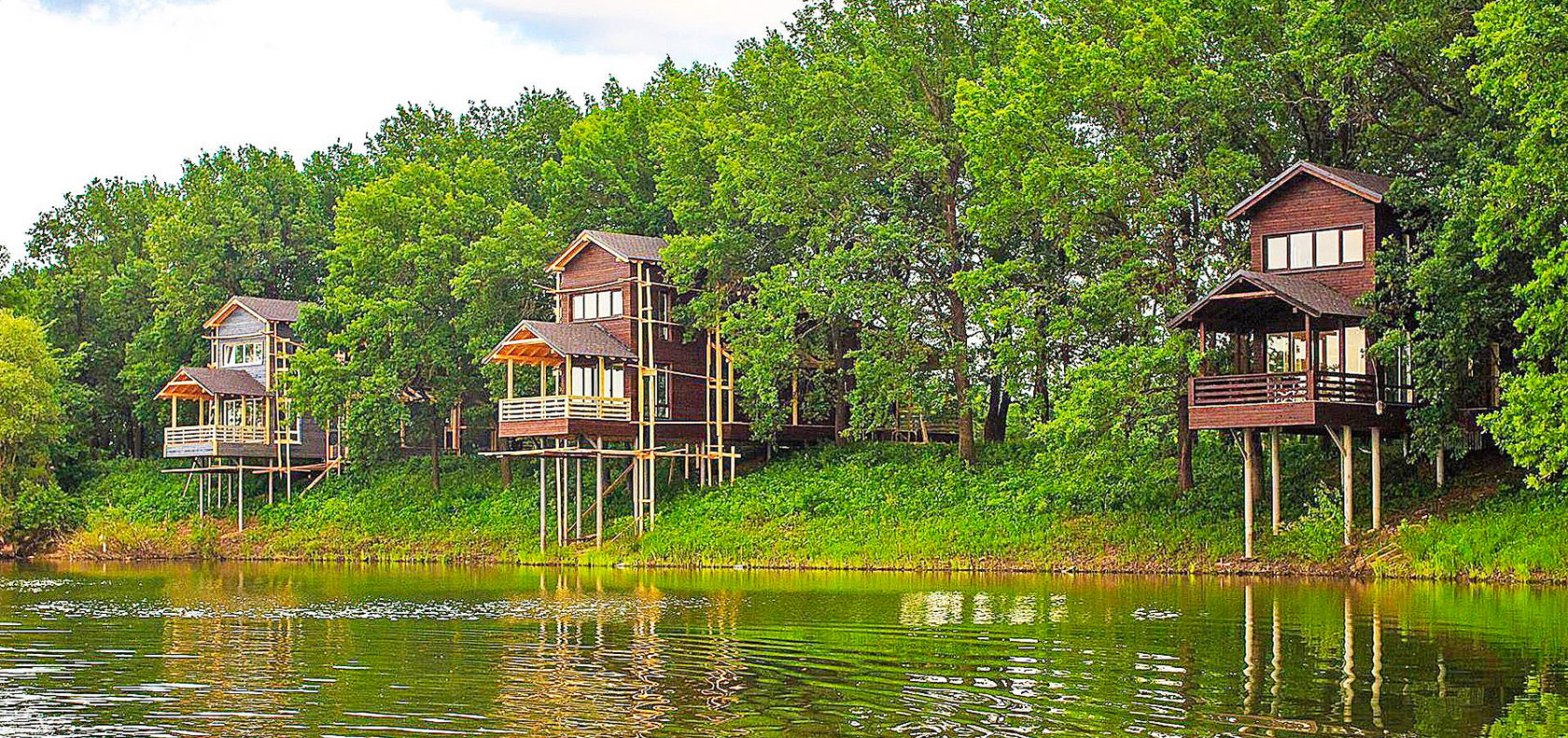 жилье на озере