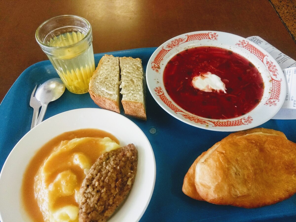 Обед в Советской столовой