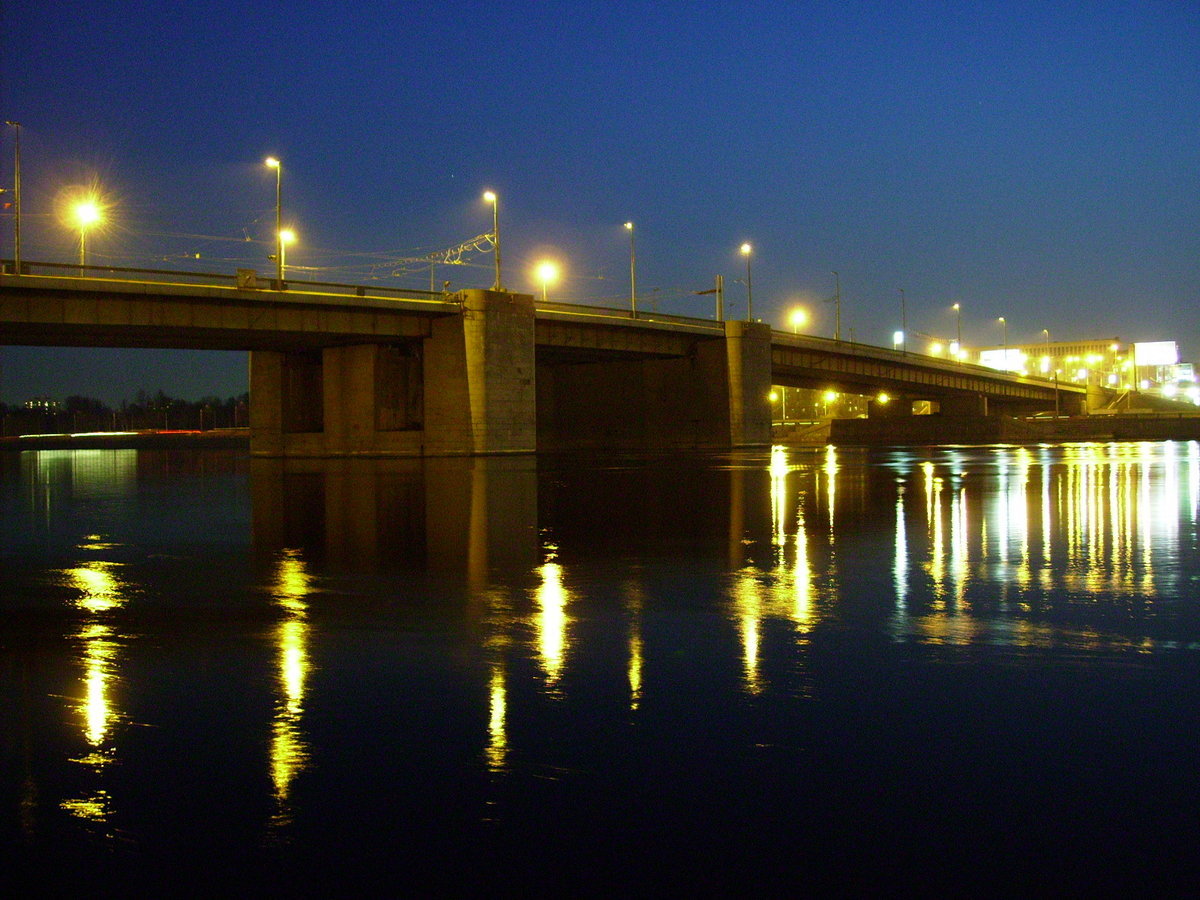 Октябрьская набережная Володарский мост