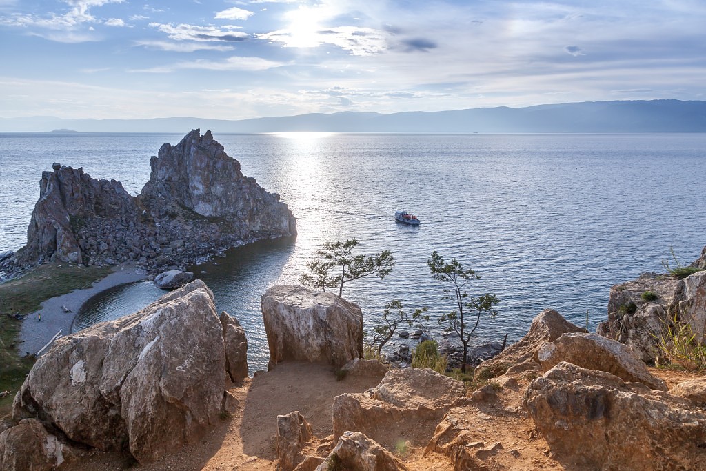 Озеро Байкал Шаманский камень