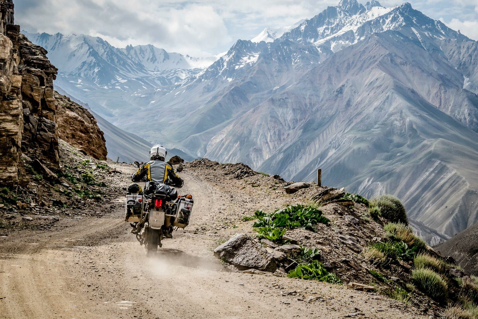 мотоцикл в горах