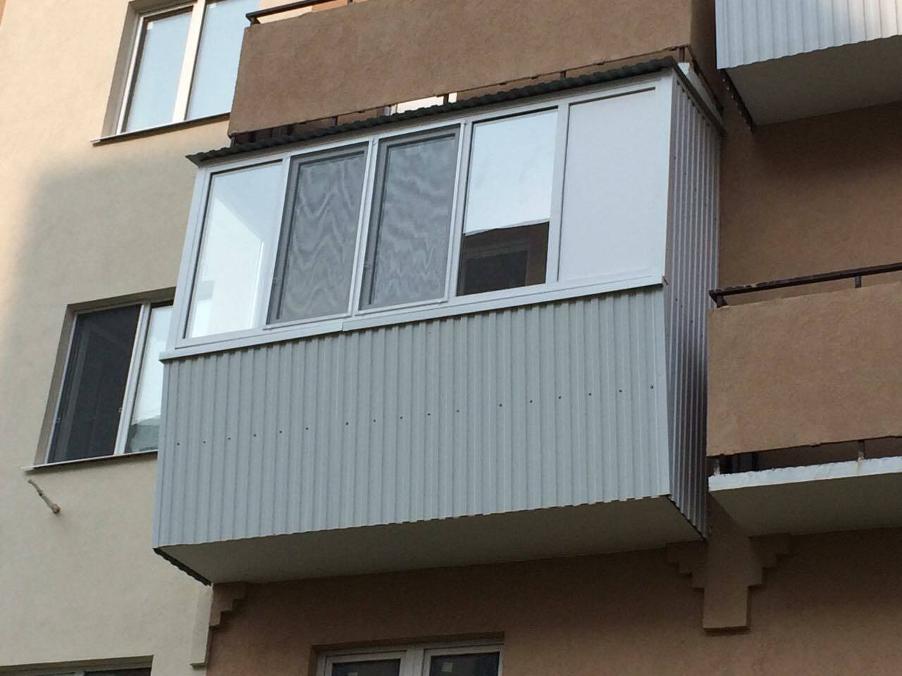Балкон из профнастила