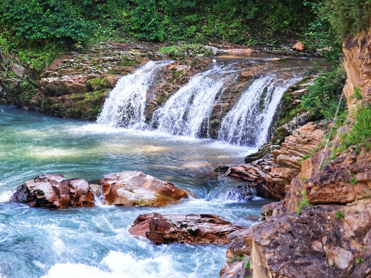 Водопады реки Руфабго Адыгея