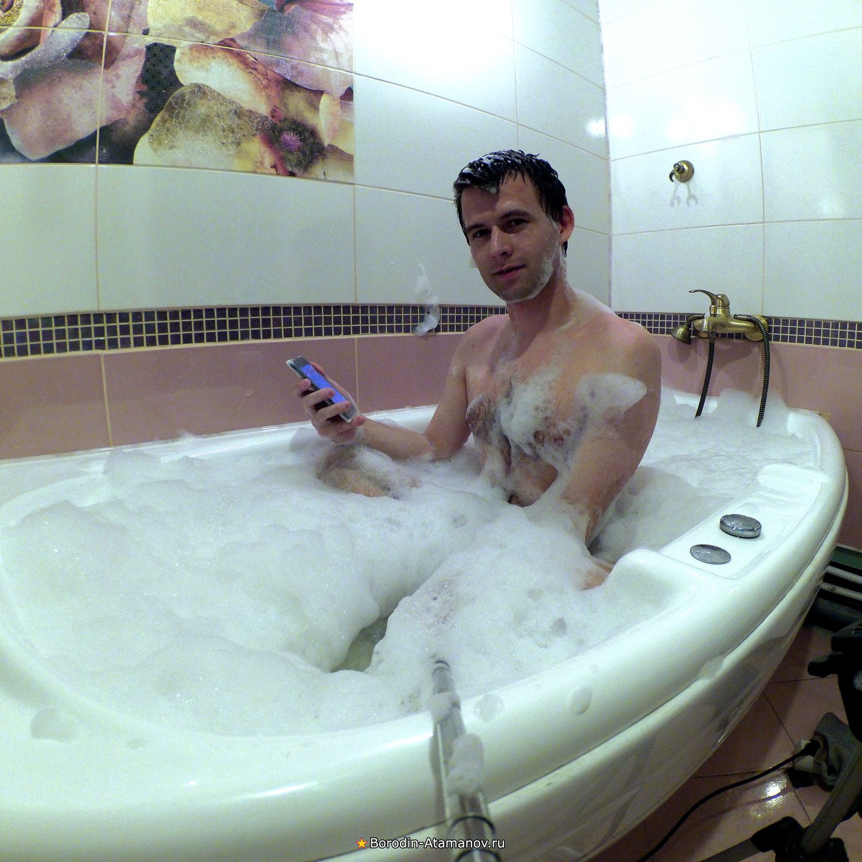Мужская фотосессия в ванной