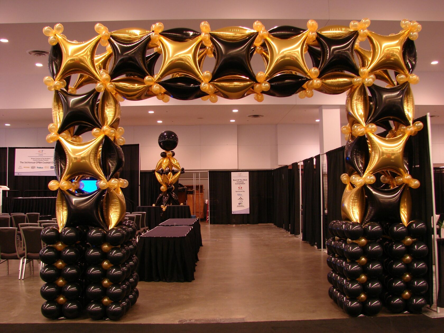 Для Украшения Магазина Купили 55 Воздушных
