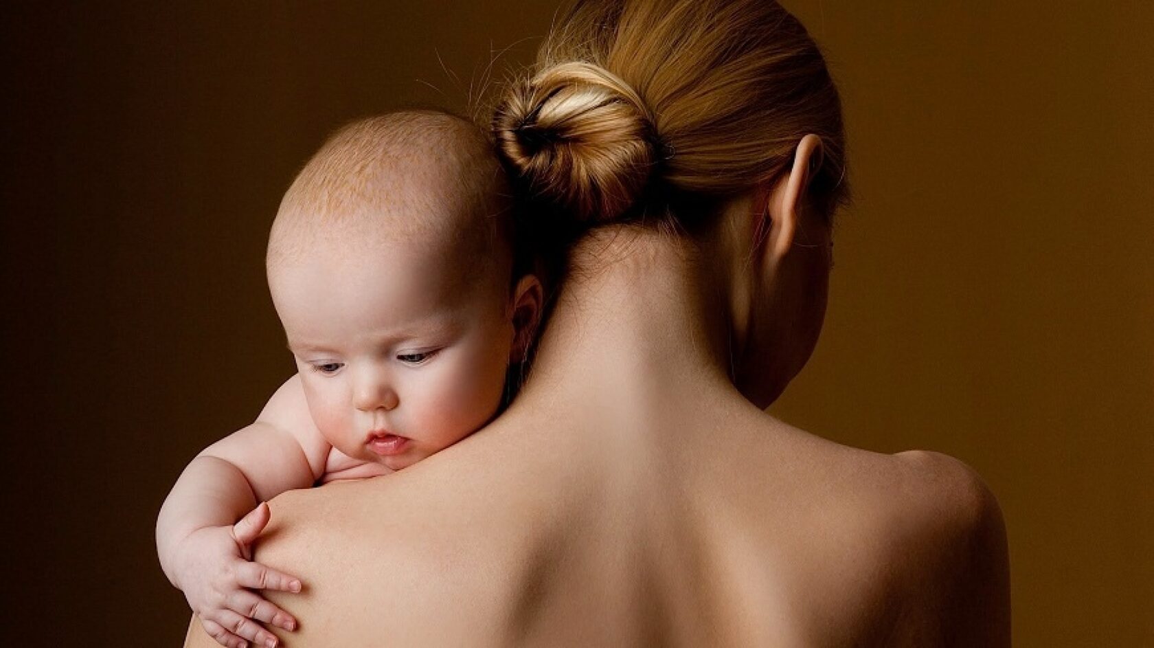 фото мамы с ребенком со спины