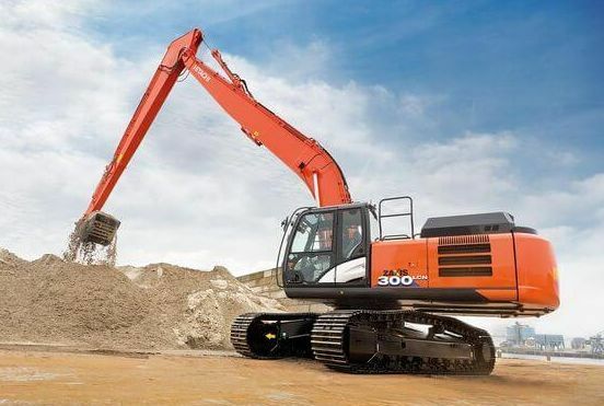 Строительство водоемов гусеничным экскаватором Hitachi ZX300