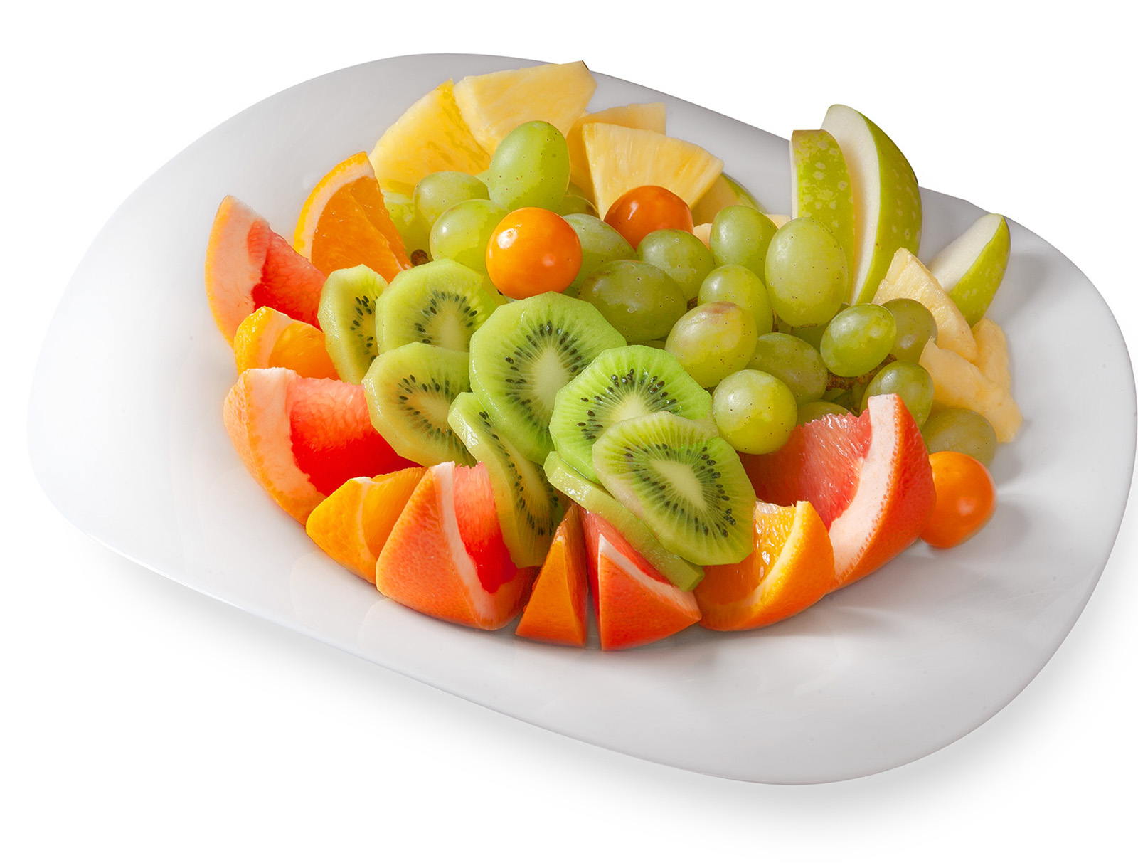 Тарелка с фруктами на прозрачном фоне