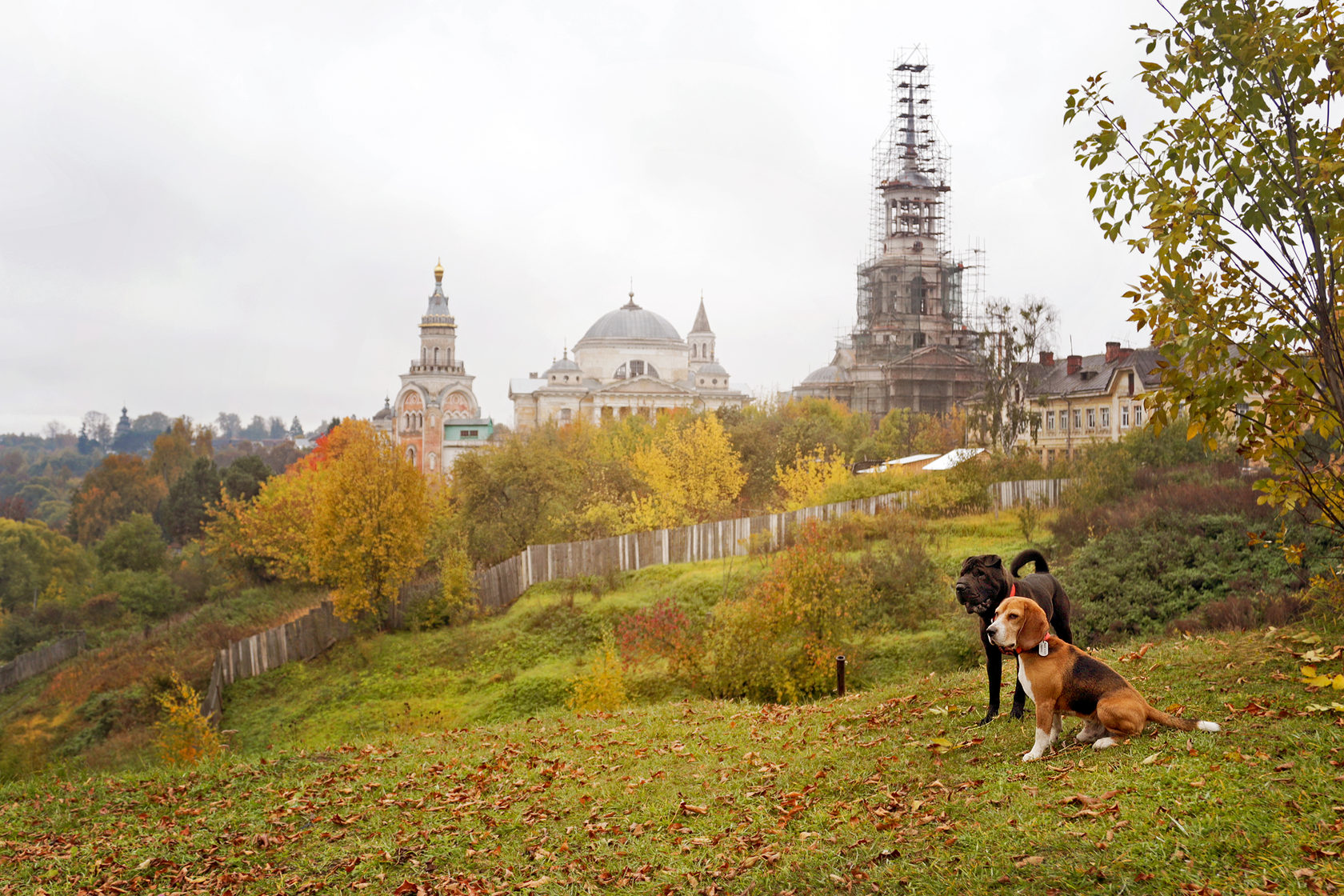 Борисоглебский монастырь в Торжке осенью