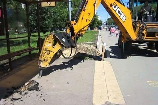 Ремонт асфальта гидромолотом JCB 3CX