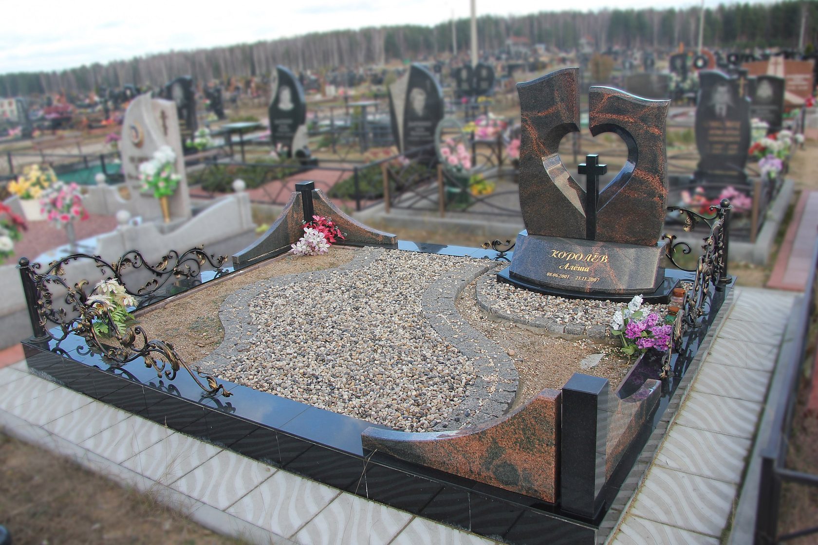 Благоустройство памятников на кладбище