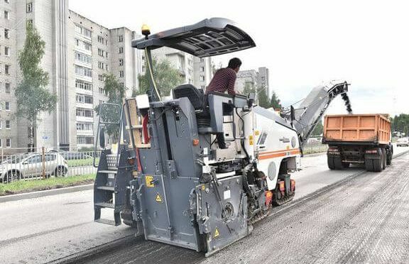 Ремонт асфальта дорожной фрезой Wirtgen