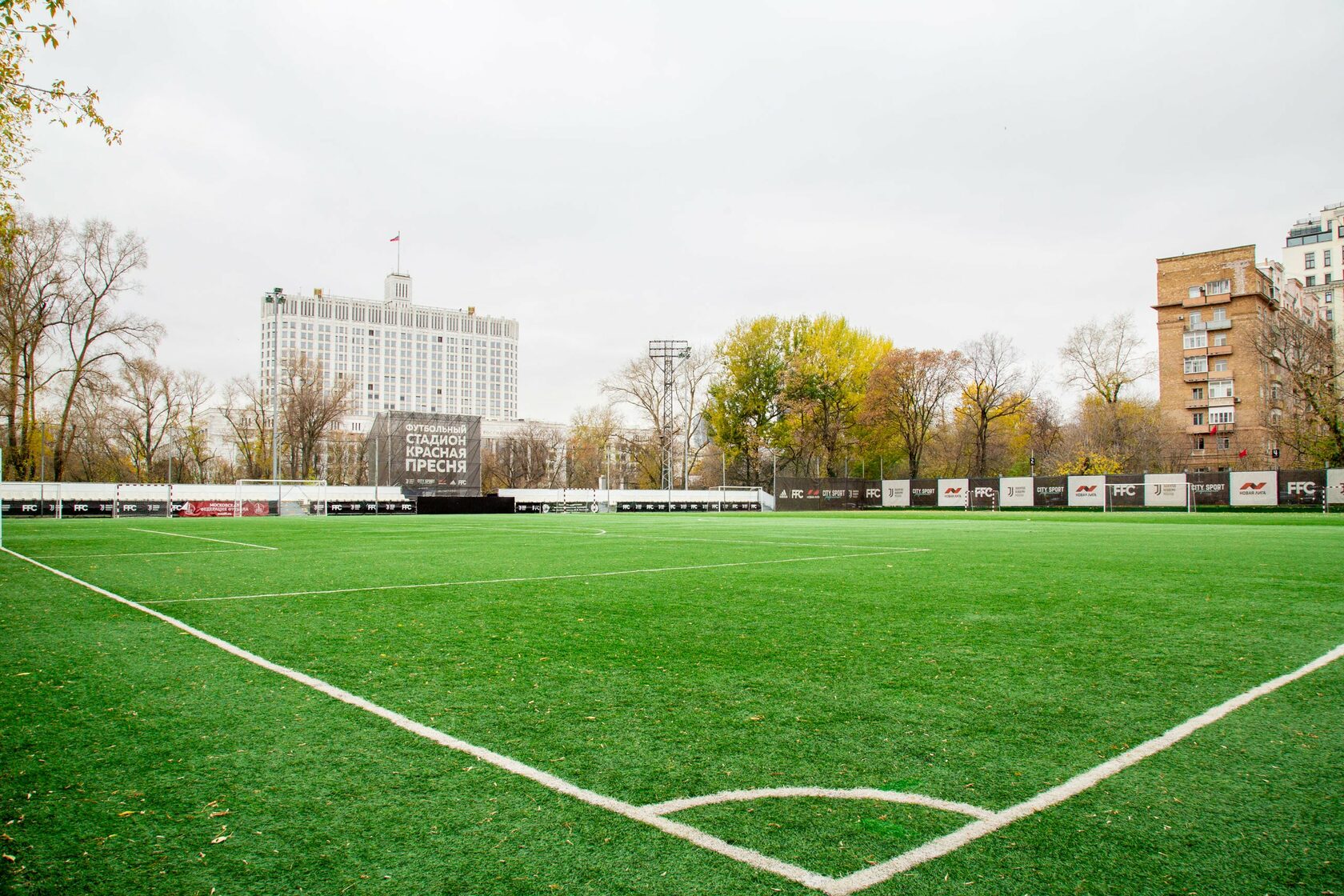 футбольное поле в москве