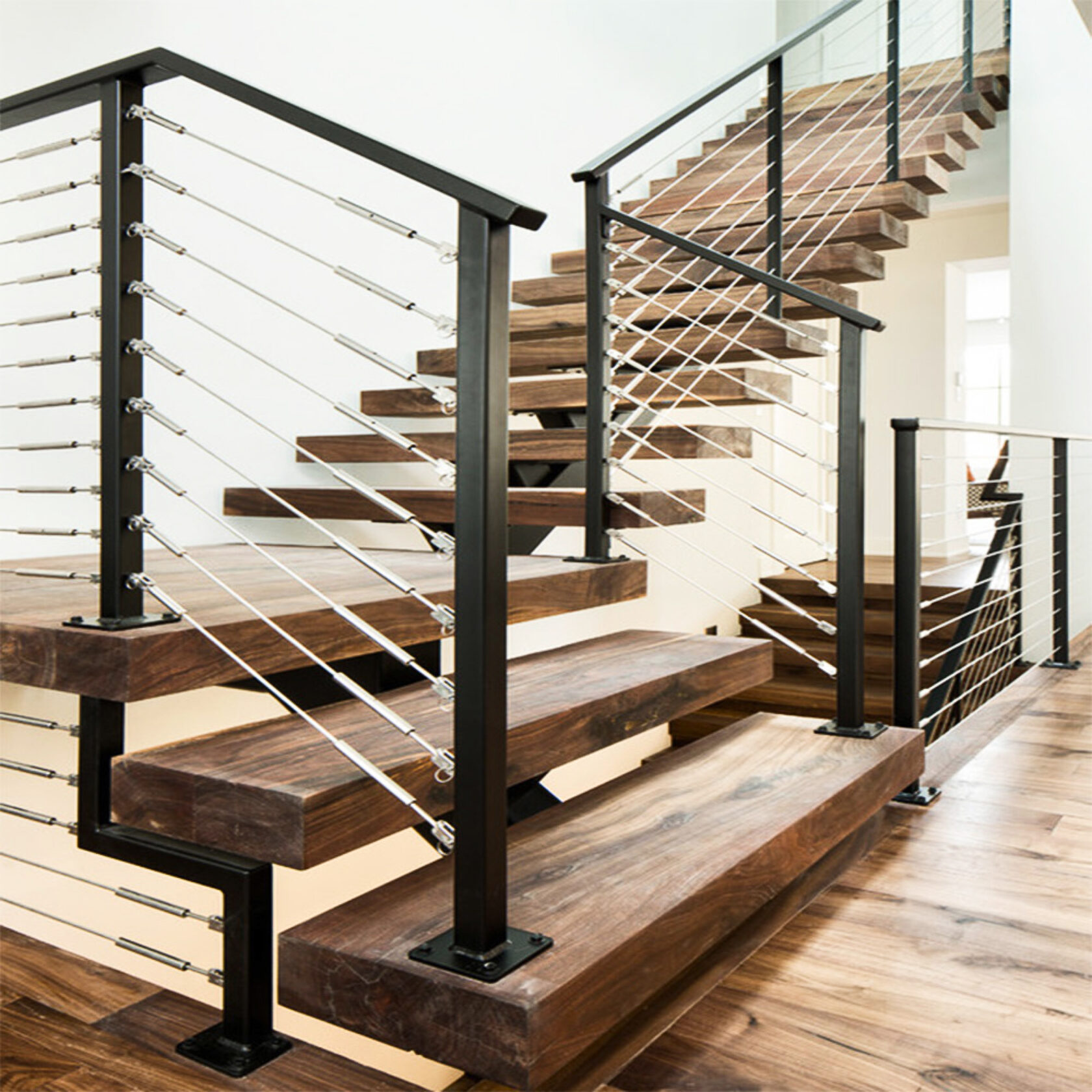 Комбинированные деревянные лестницы
