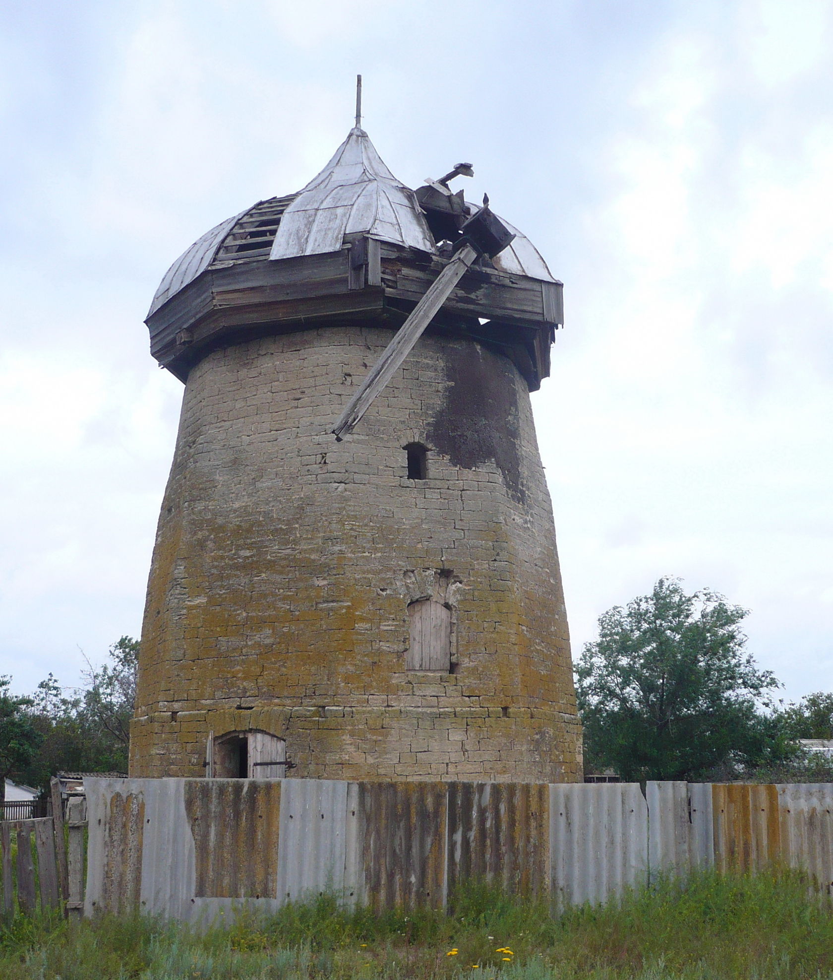 Погода в манычском. Село Манычское мельница. Село Манычское Ставропольский край. Село Манычское Апанасенковский район. Ветряная мельница село Манычское.