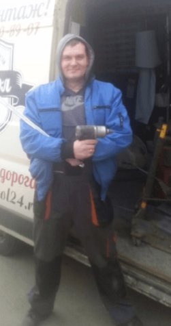 Мастер Евгений выездного шиномонтажа