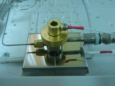 Пламенный детектор. Пламенно-ионизационный детектор. Детектор ПИД для хроматографа. Детектор ЭЗД для хроматографа. ПИД детектор в газовой хроматографии.