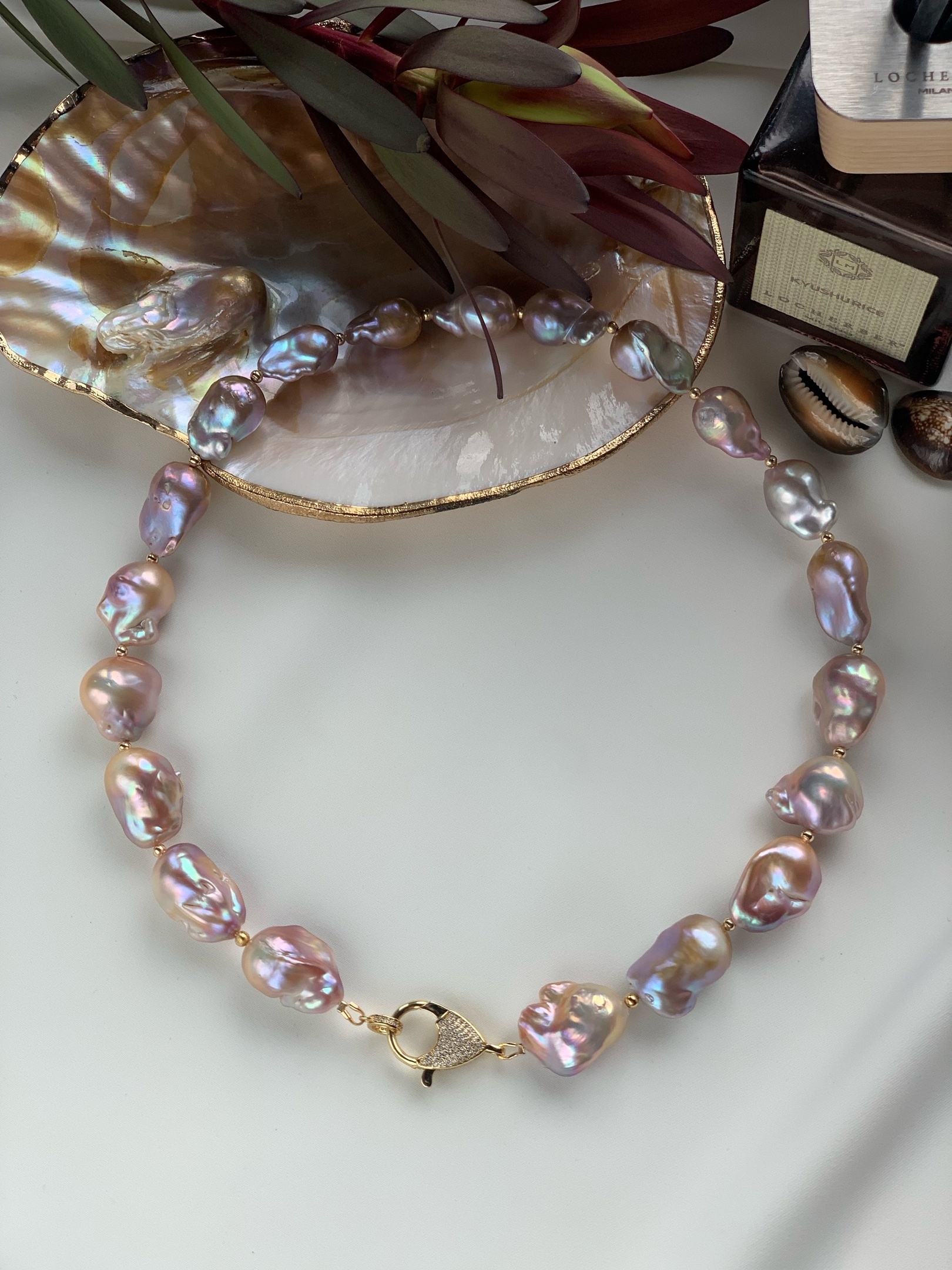 BAROCCO Колье из розового крупного барочного жемчуга