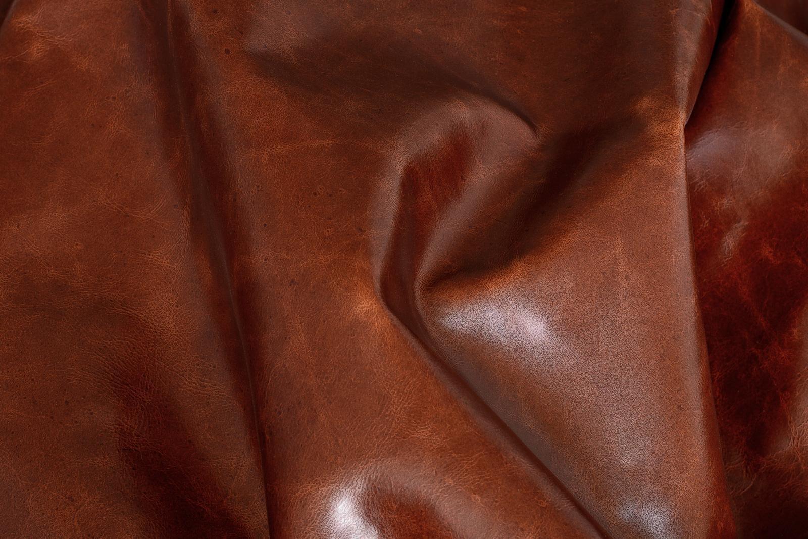 Каталог итальянской кожи для дивана честер Club