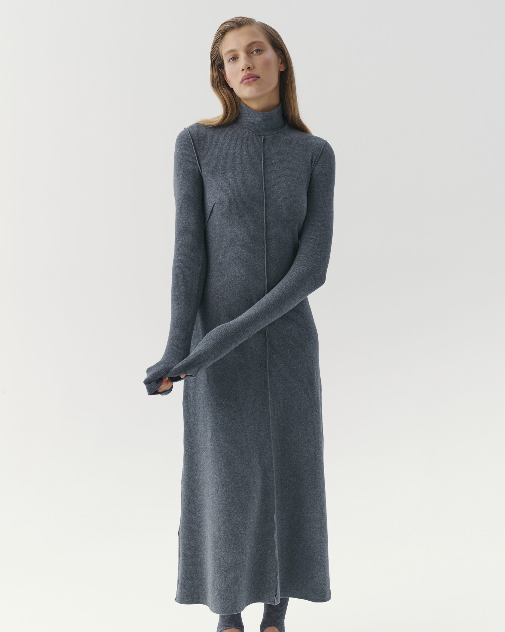 Платье миди с высоким горлом