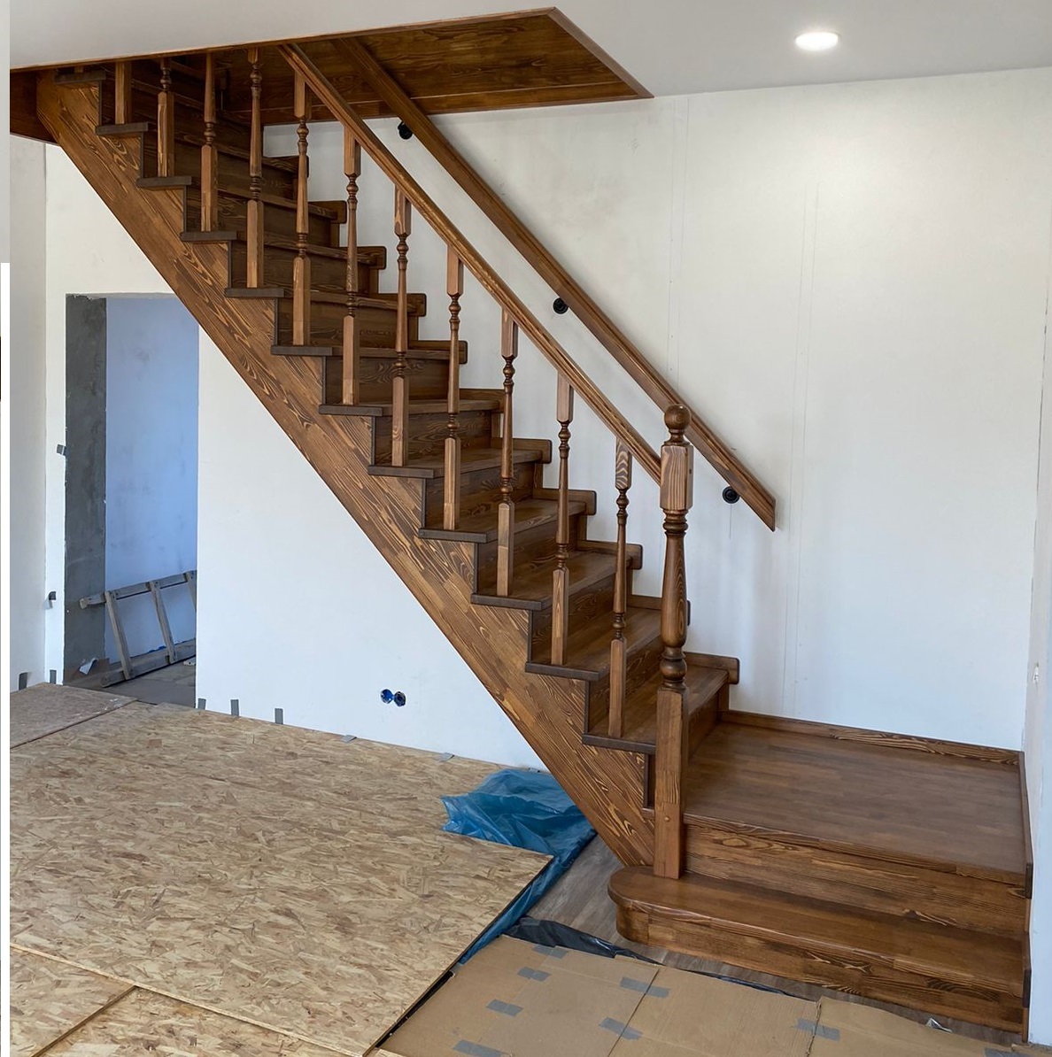 Проект дереянной лестницы - "Полевая 40" (Сосна)