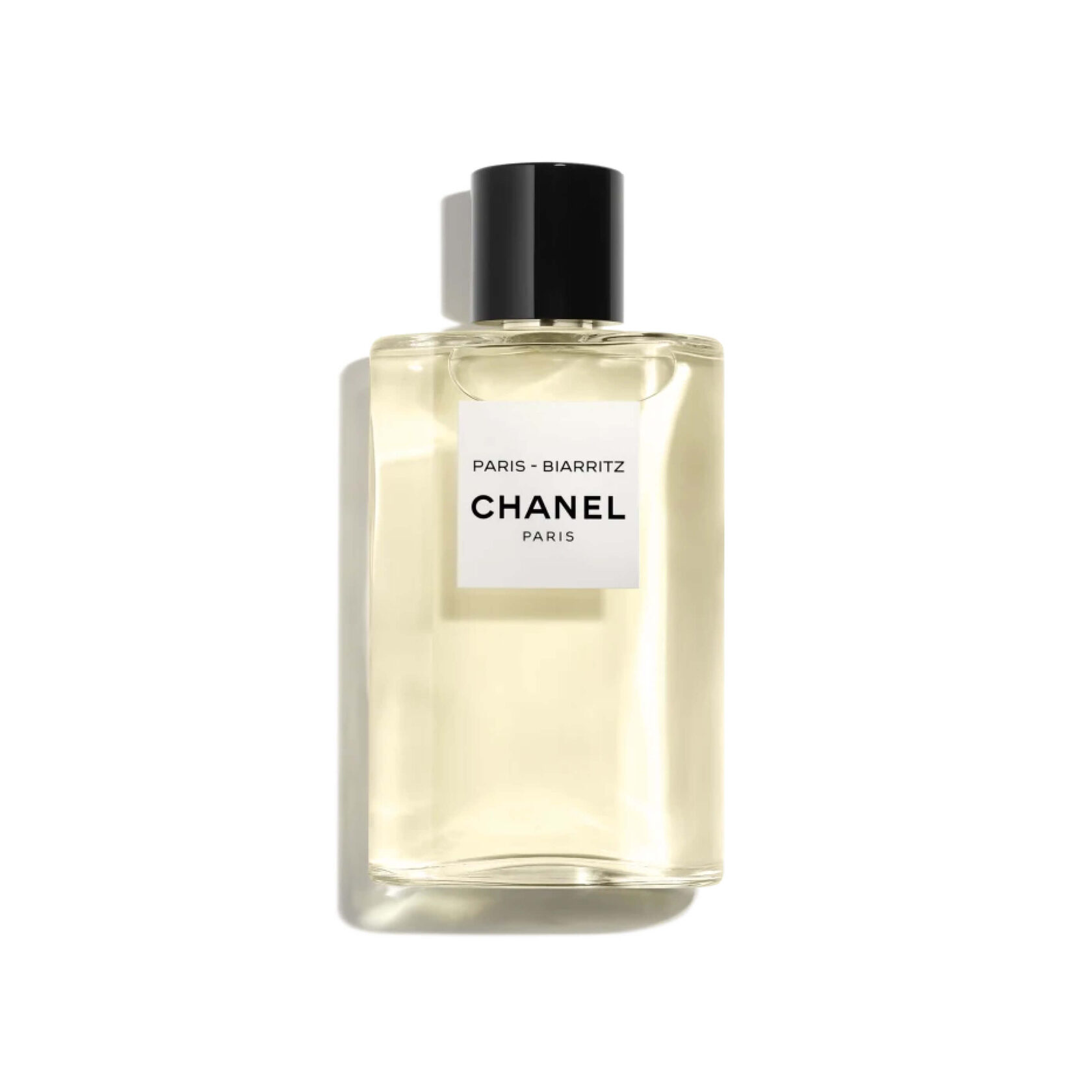 Шанель париж духи. Шанель Paris духи. N°1 de Chanel l'Eau rouge Chanel. Шанель Париж Париж. Новый аромат Шанель 2022.