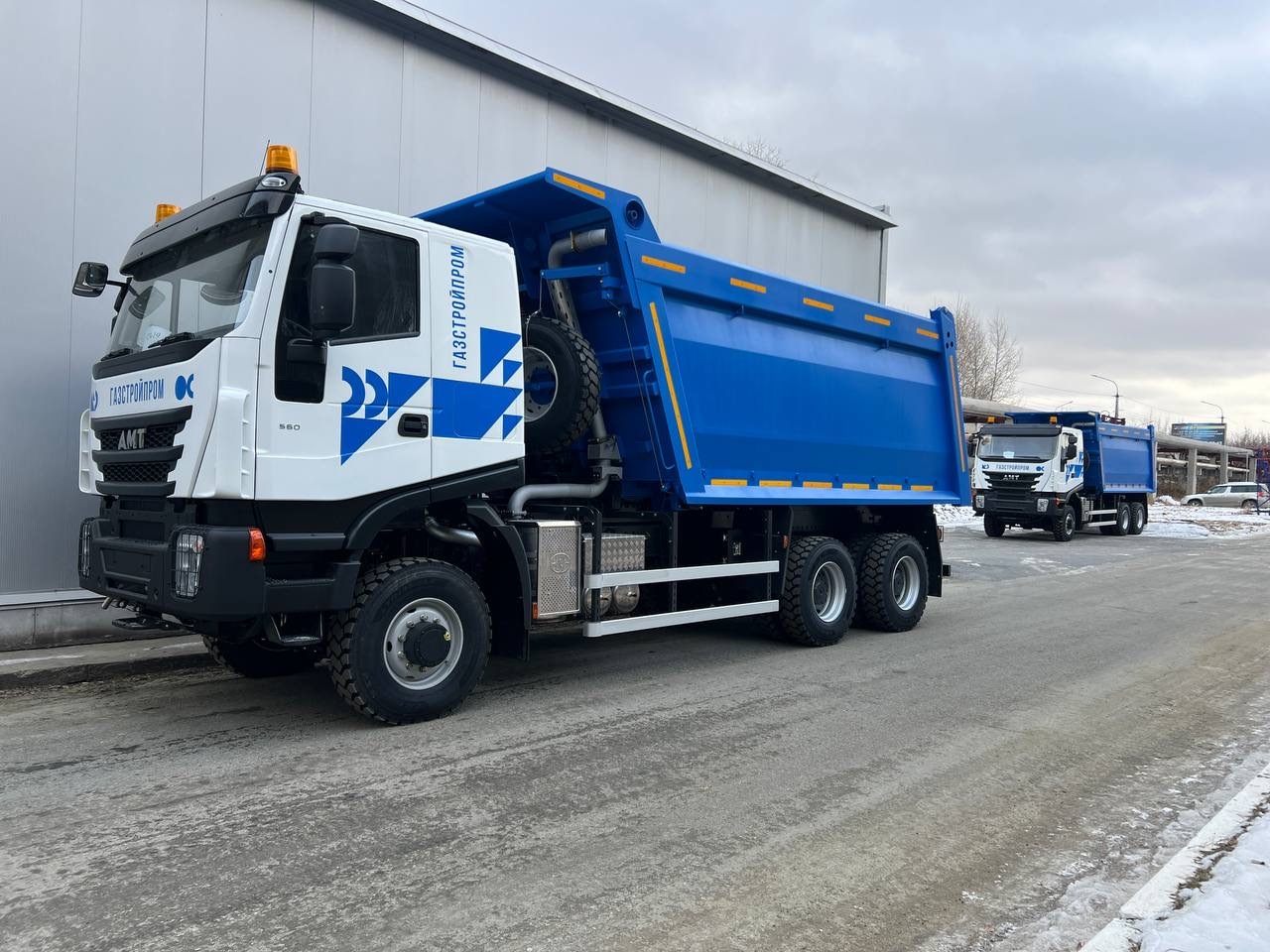 Самосвал AMT 652904 6х6