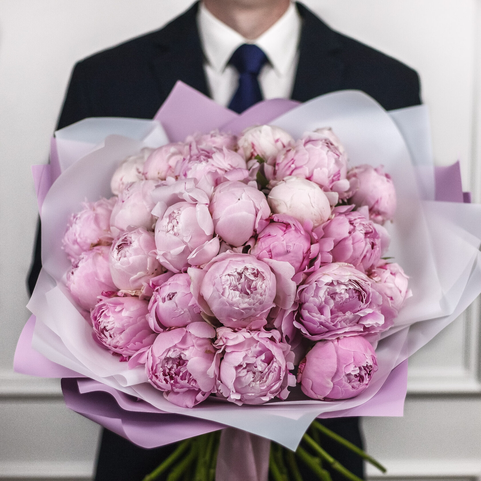 Bouquet of 29 Sarah Bernhardt peonies