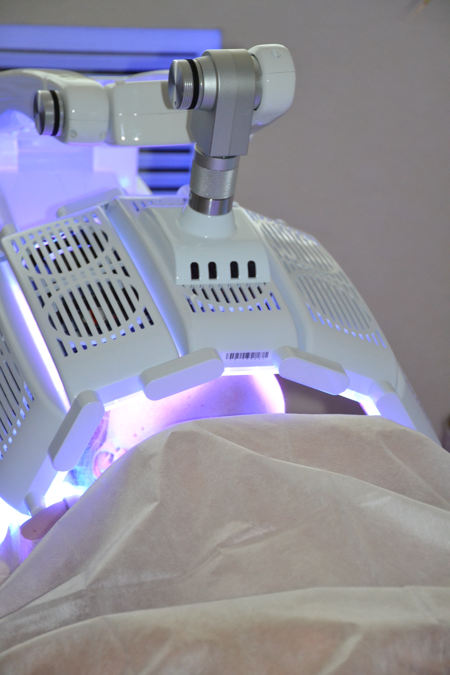 Фдт heleo4. Фдт heleo4. Хелио 4 фотодинамическая терапия. Хелео процедуры что это. Фотодинамическая терапия heleo4.