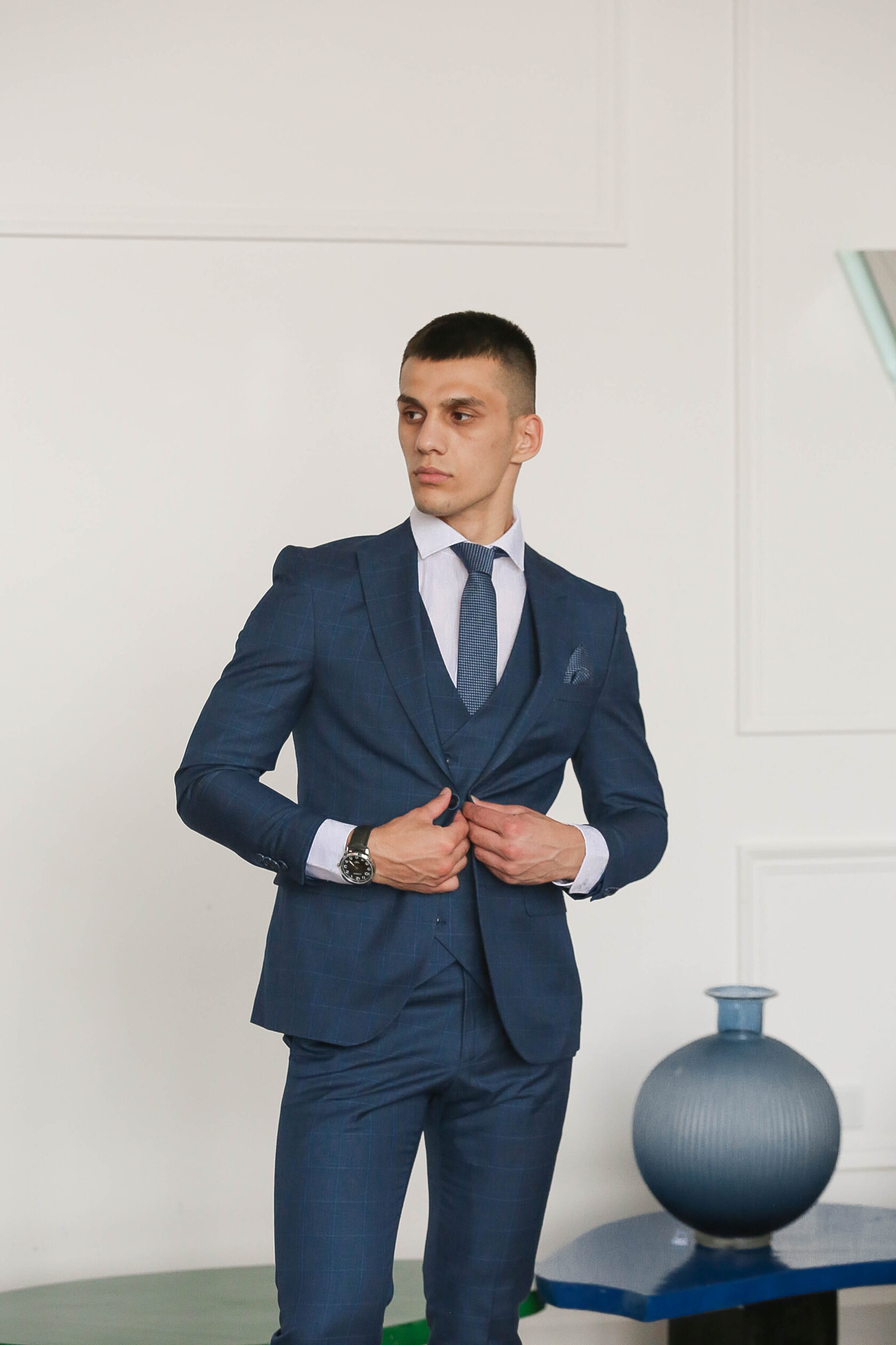 Синий костюм тройка GRANT на прокат