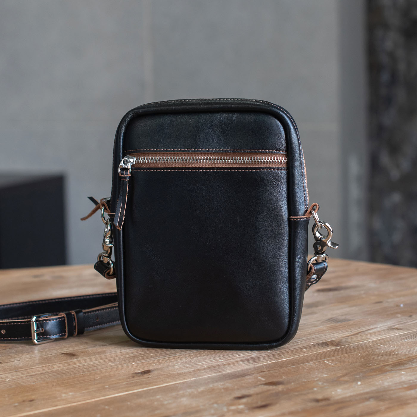 Мужская кожаная сумка на плечо. Сумка маленькая из натуральной кожи для ...