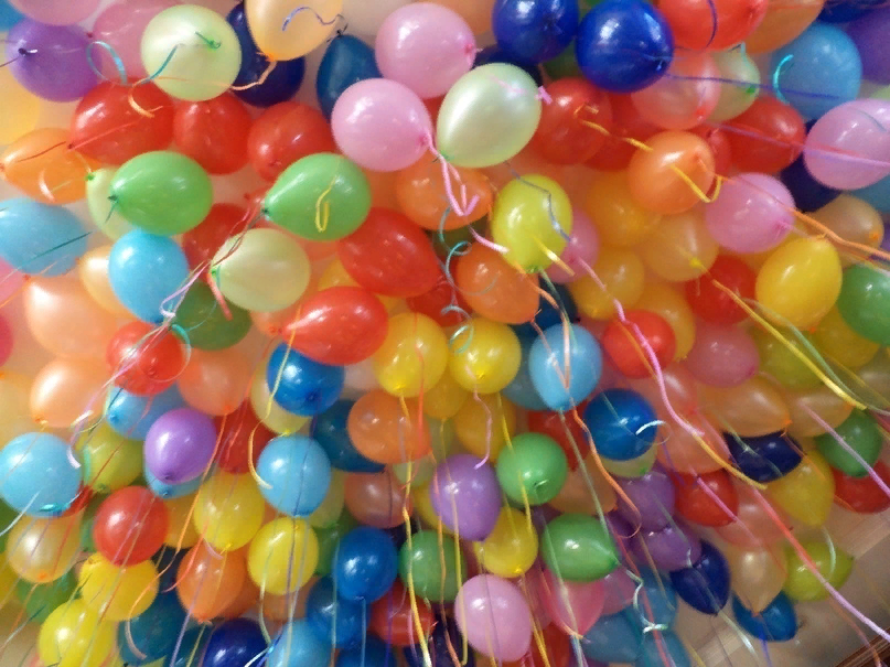 Бизнес воздушных шаров. Воздушный шарик. Разноцветные воздушные шары. Гелиевые шары. Яркие воздушные шары.