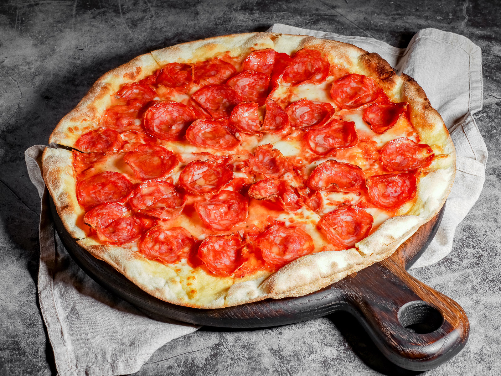 я хочу пиццу песто с пепперони и сосисками так же хочу другую с оливками фото 116