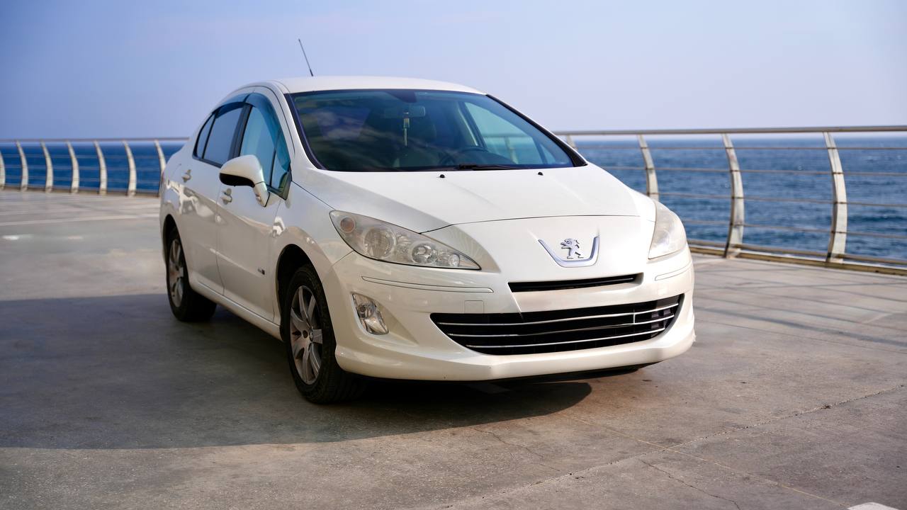 Peugeot 408