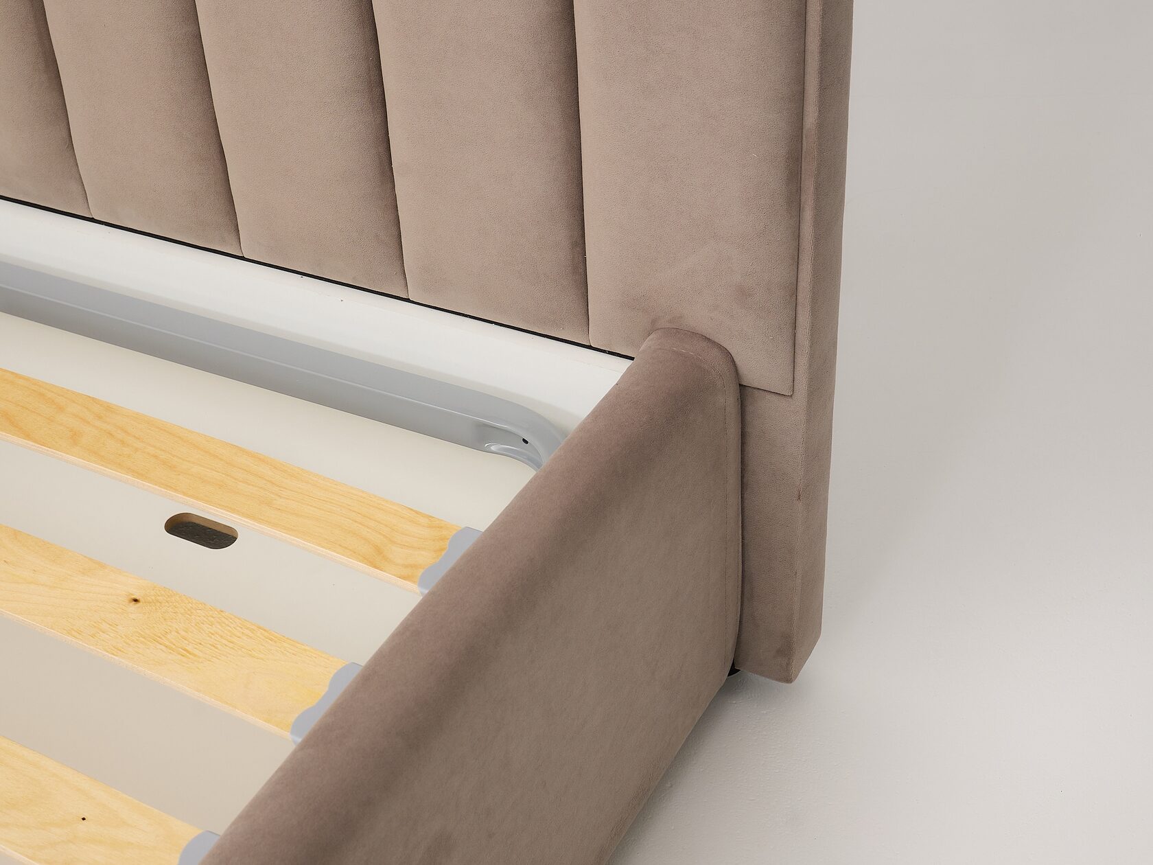 Точная "состыковка" деталей кровати