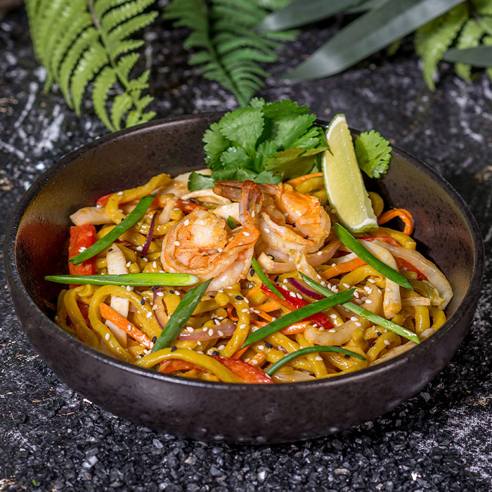 Удон с том ям. Лапша удон с кимчи. Лапша wok том ям. Удон с том ям. Удон том ям с креветками.