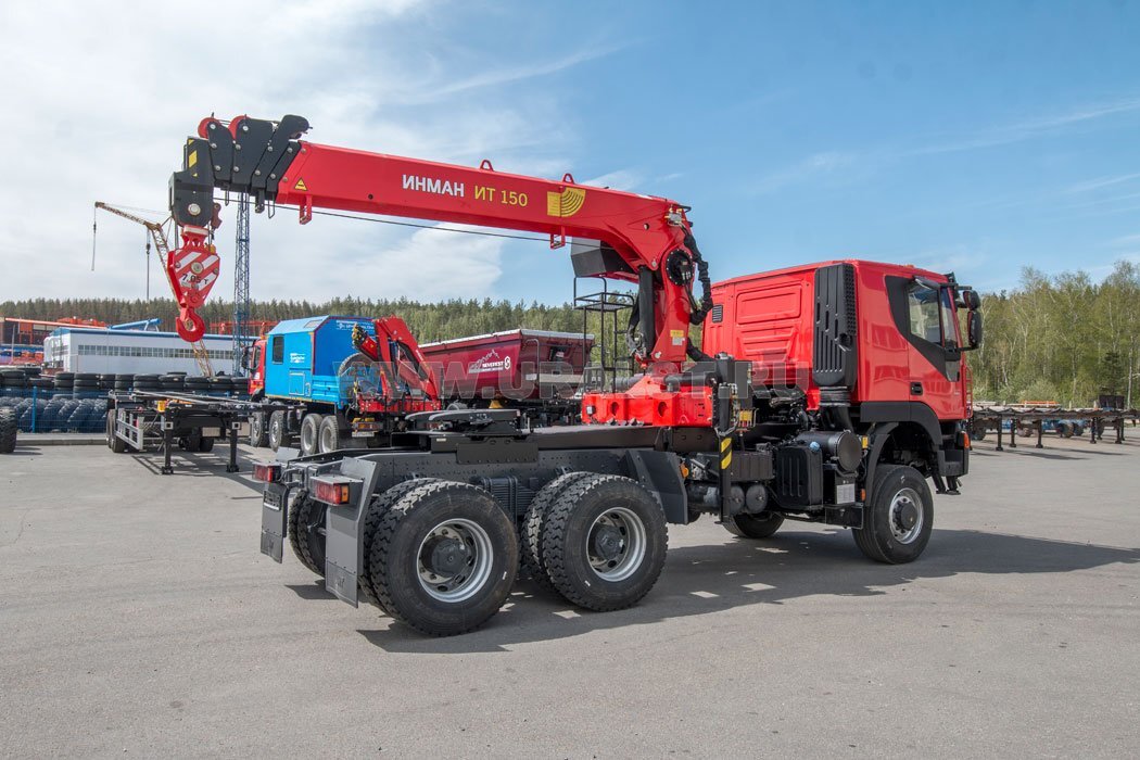 Седельный тягач УСТ 5453 АМТ 632910 (6х6) с КМУ ИТ-150
