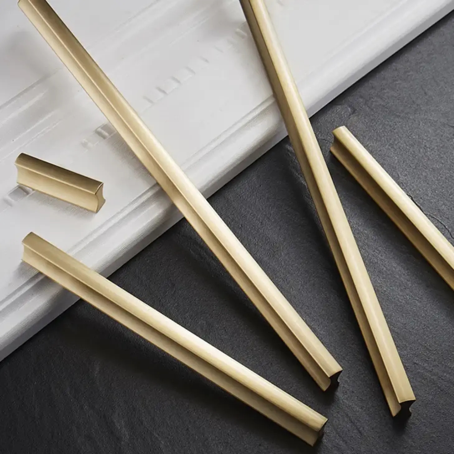 Ручка накладная «Изи»