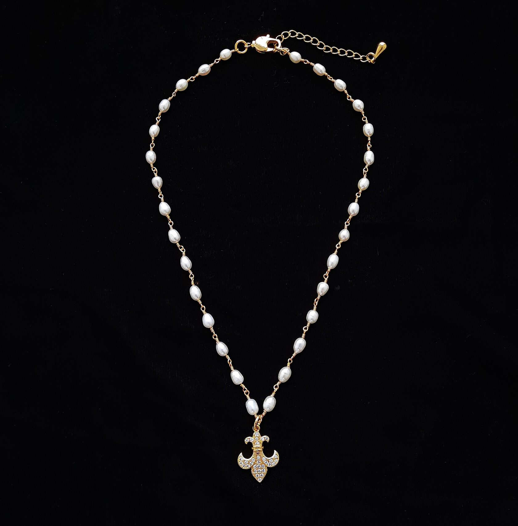 Колье-подвеска «Геральдическая лилия»