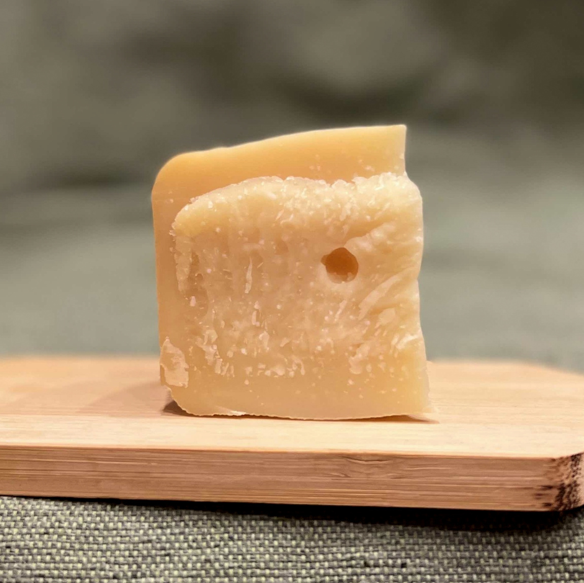 Cambozola cambozola. Cheese school. Сыр изюминка. Cheese school. Сыр баварский.