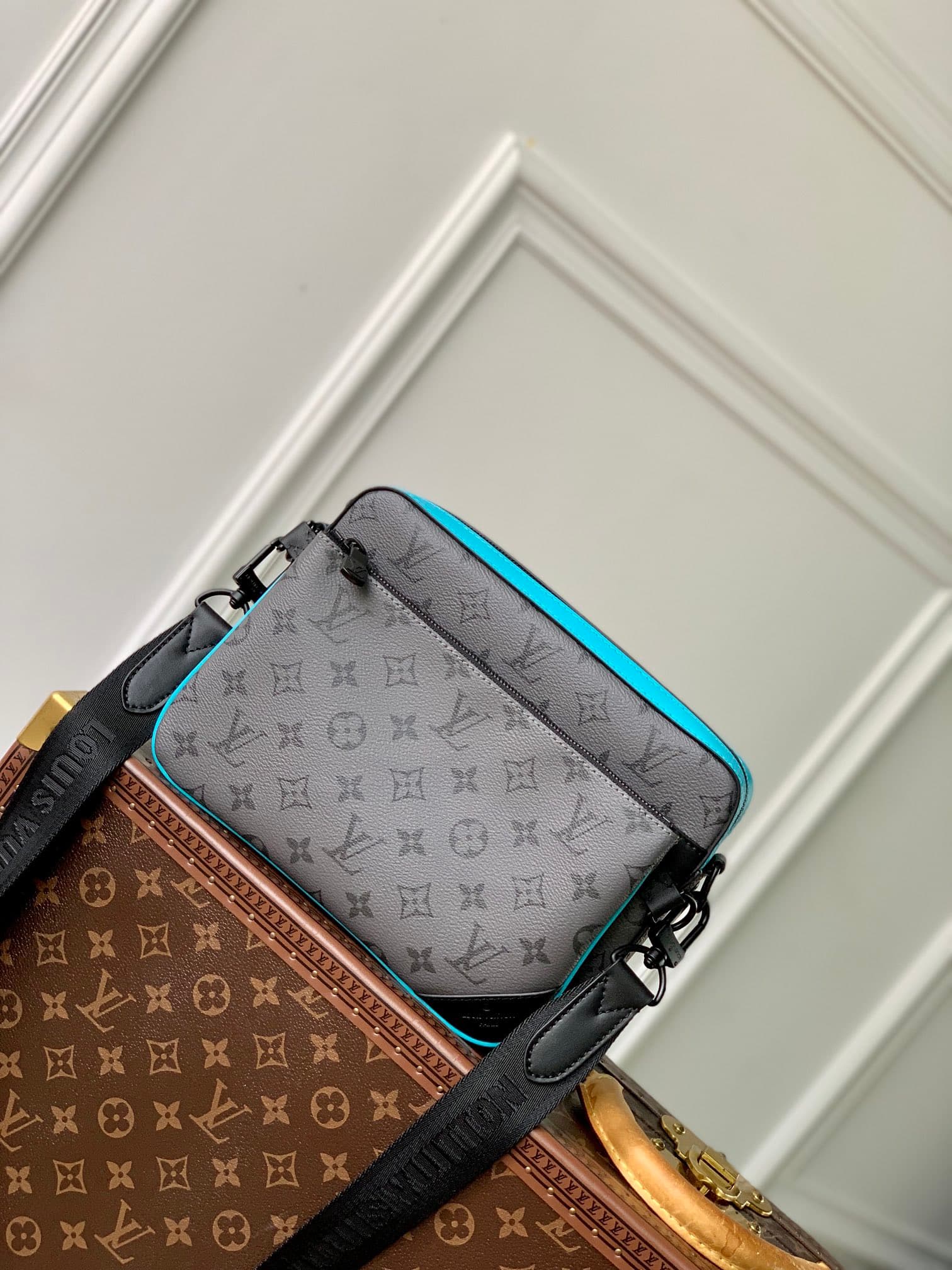 Buy Louis Vuitton LV M11648 Trio Messenger- N1 OUTLET