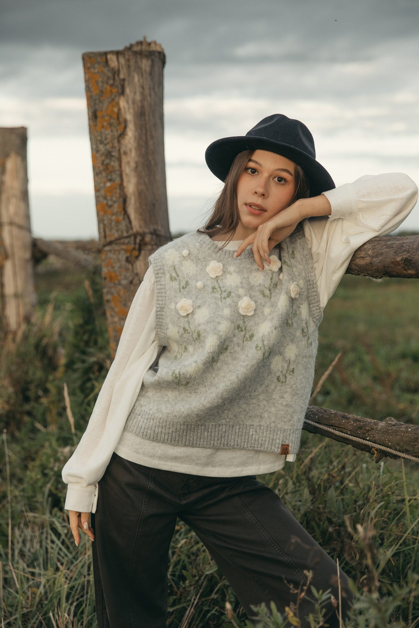 Жилет с вышивкой «Флора»