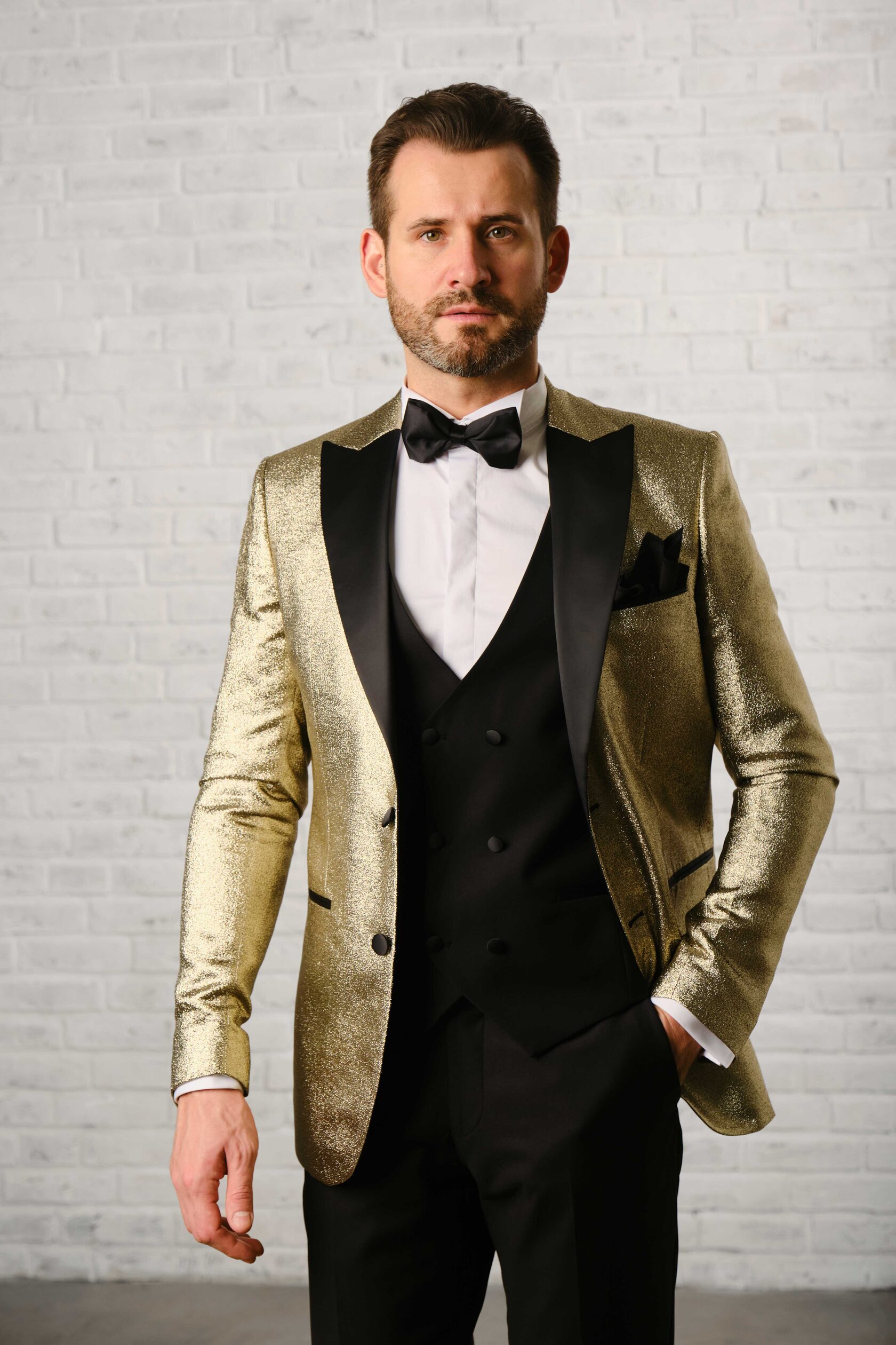 Смокинг золотой DIAMANTE GOLD на прокат