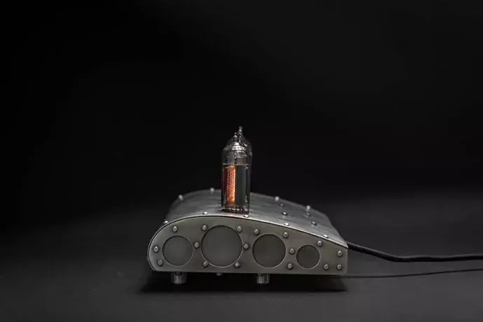 Wing: MiG-15 nixie clock, view 2