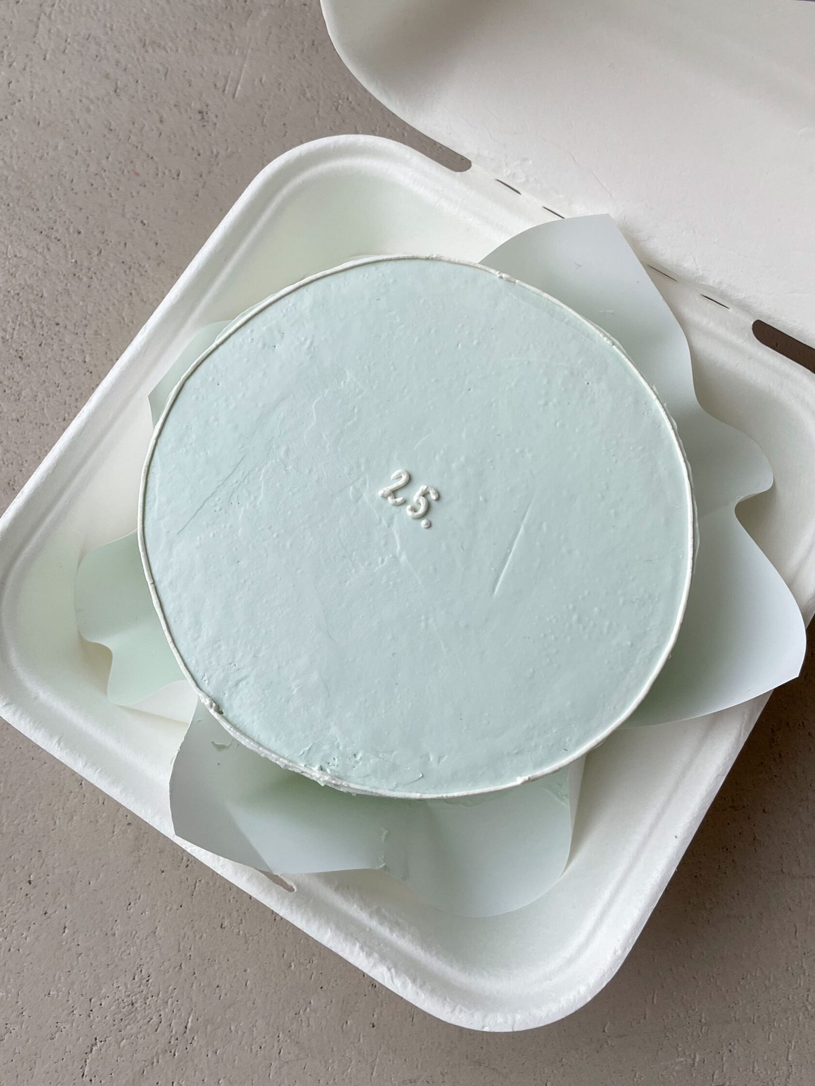 Торт с дизайном «Минималистичный дизайн» - Фисташка-малина (1-1,2 кг)